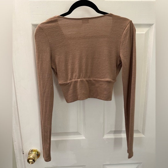 Top - Picture 2 of 4